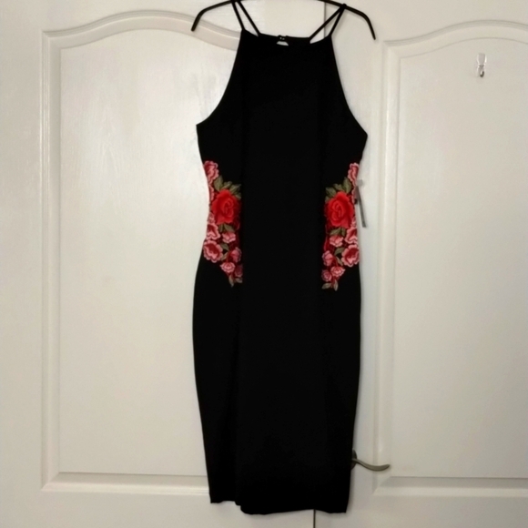 Bisou Bisou black fitted halter dress pink applique sides size 16, new - Picture 1 of 9
